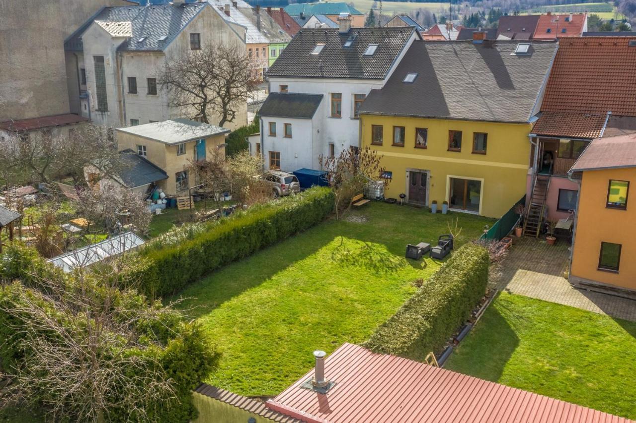 Ubytovani Na Namesti Nove Mesto pod Smrkem Esterno foto